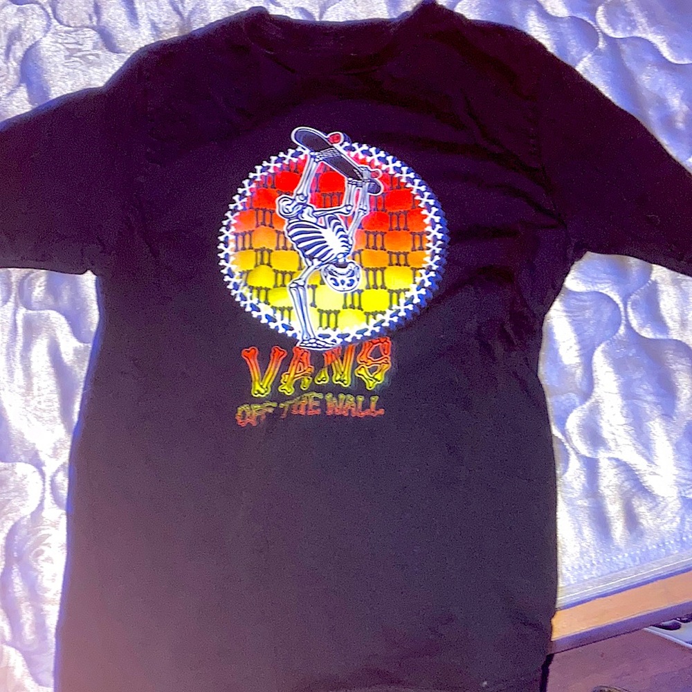 Vans off the wall shirt never worn excellent condition